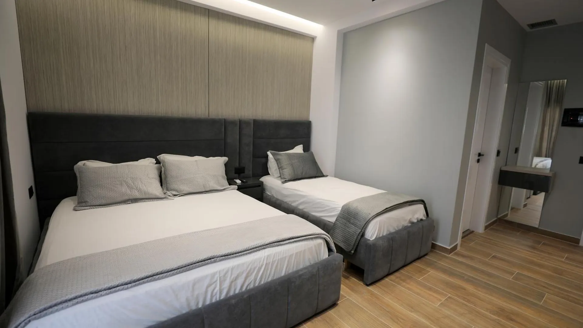 Apartments Romario Sarandë 3*,