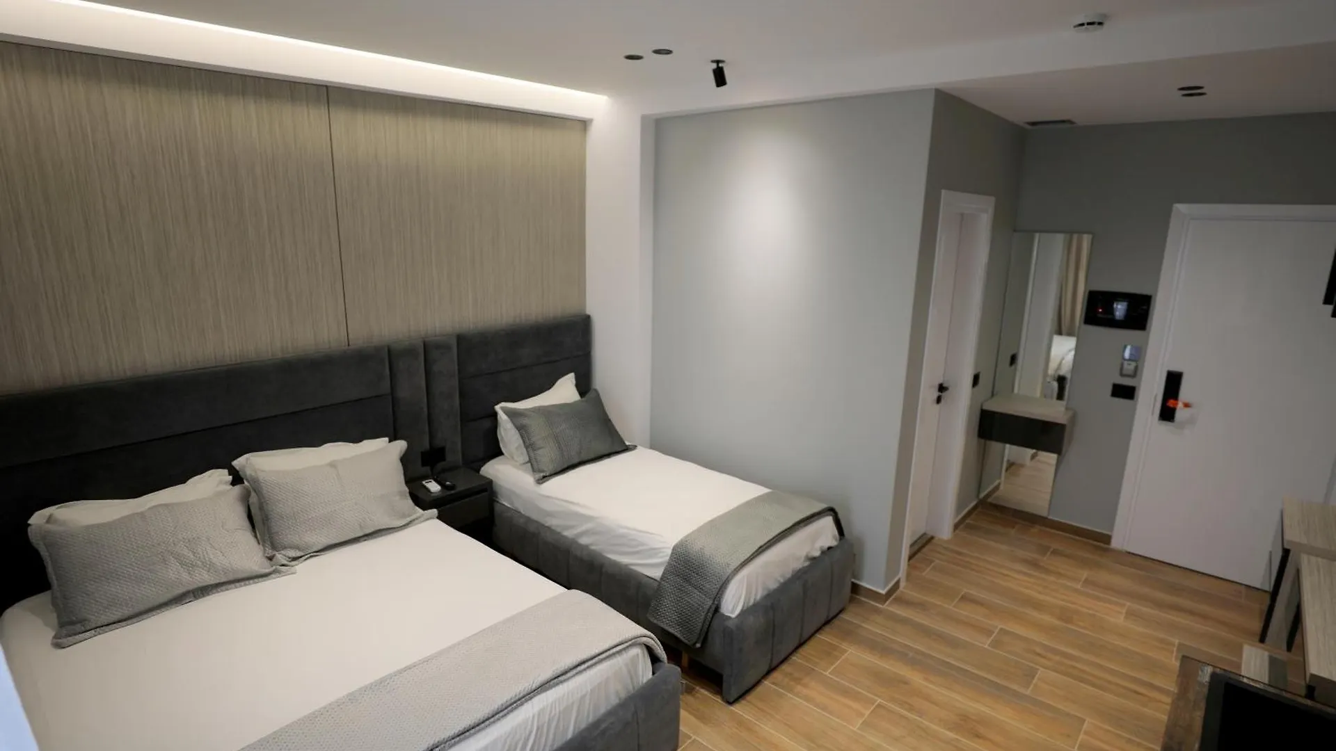Apartments Romario Sarandë